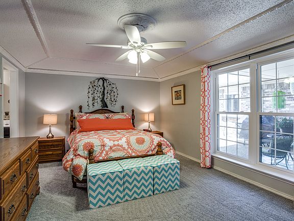 3rd image of 2825 W Aspen Ct