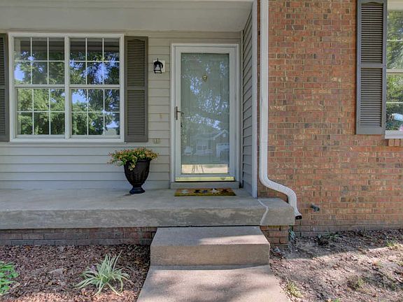 3rd image of 82 Grassmire Dr
