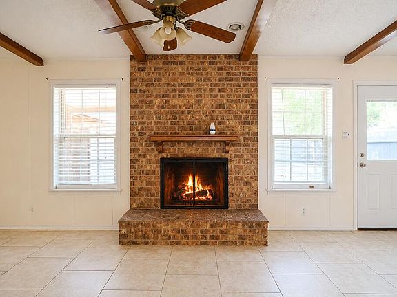 4th image of 2404 Haynes Dr
