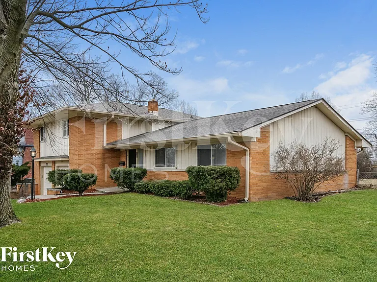 5503 Moonlight Dr — Photo 2