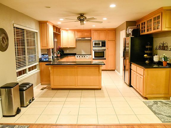 2nd image of 190 Stillwater Ln