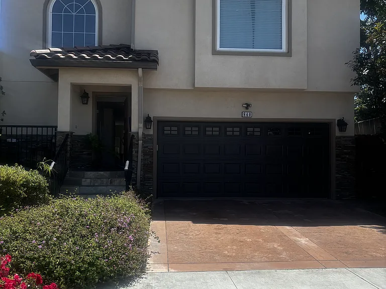 840 Civic Center Dr — Photo 2