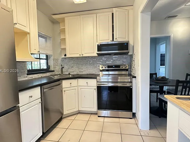 2475 SW 24th Ter — Photo 10