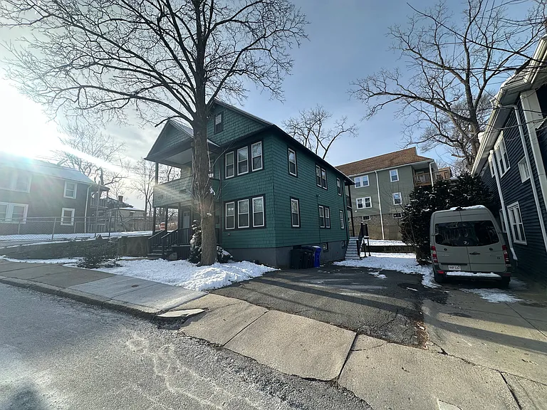 31-33 Thornton St #1A — Photo 16