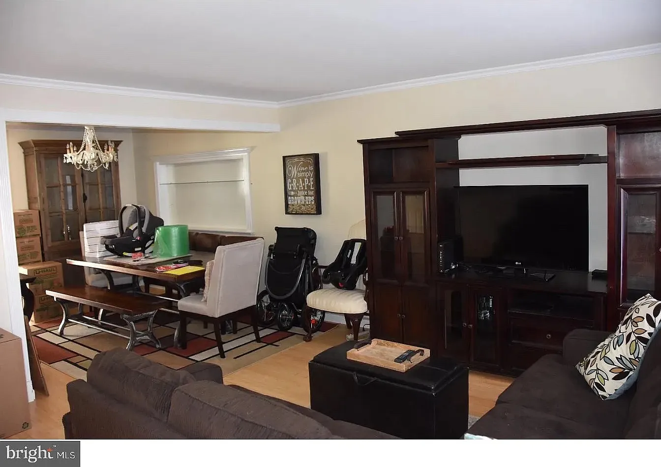 3 bed, 2.5 bath, 2206 sqft, $3,500 — Photo 2