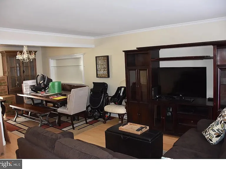 4 Spruce Ct — Photo 2