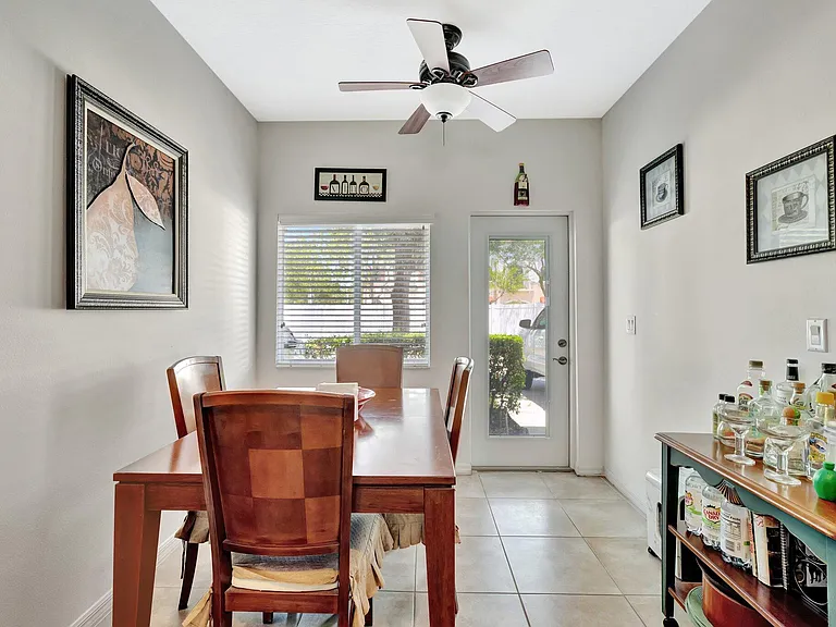 2061 SE Glen Ridge Dr — Photo 9