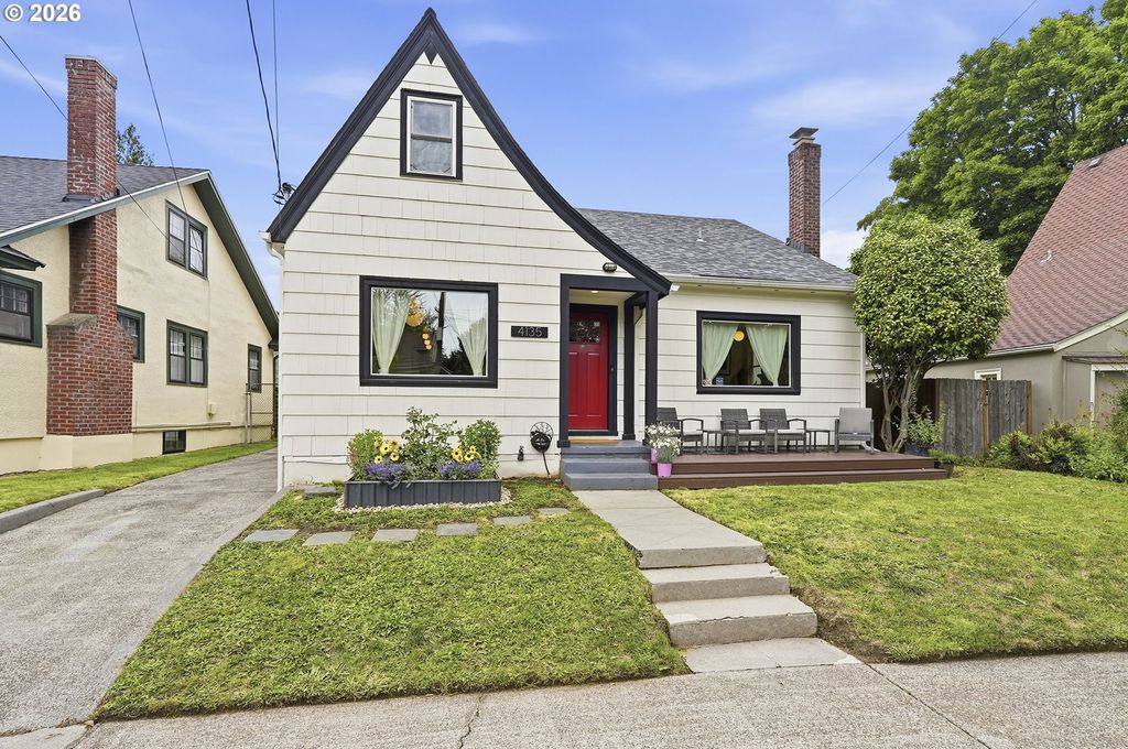 4135 NE Multnomah St, Portland, OR 97232 home
