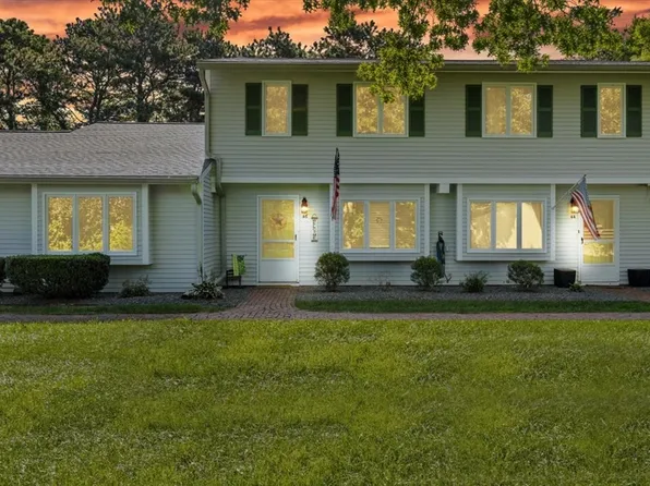 174 Lowell Rd Unit 46, Mashpee, MA 02649