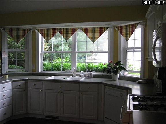 3rd image of 6966 White Pine Dr