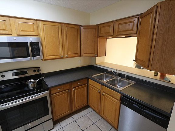 2nd image of 560 Breckenridge Vlg Unit 209