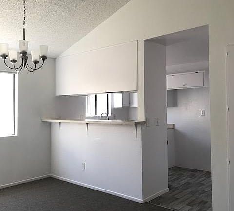 3rd image of 4622 Maplewood Ave APT 14
