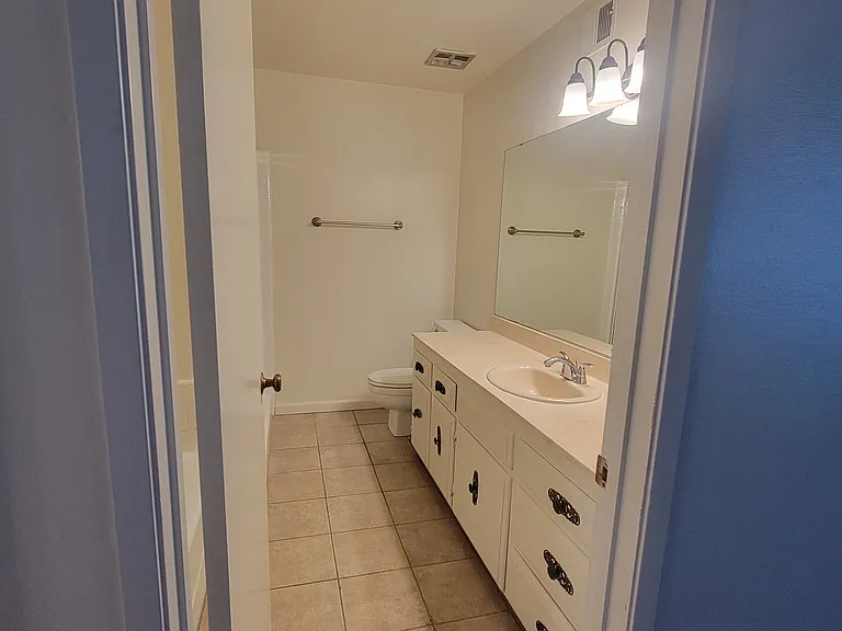 5053 N Roosevelt Ave #202 — Photo 9