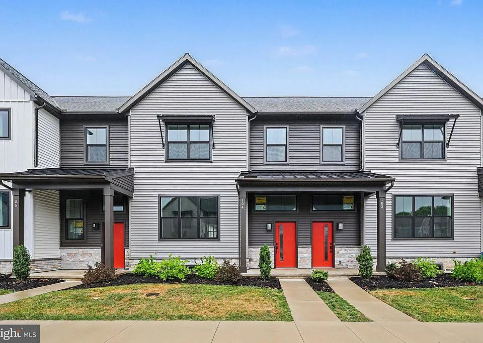 104 Madison Dr