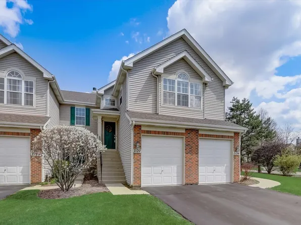 7127 Westwood Dr, Carpentersville, IL 60110