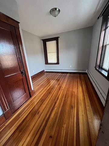2nd image of 113 Broad St #2