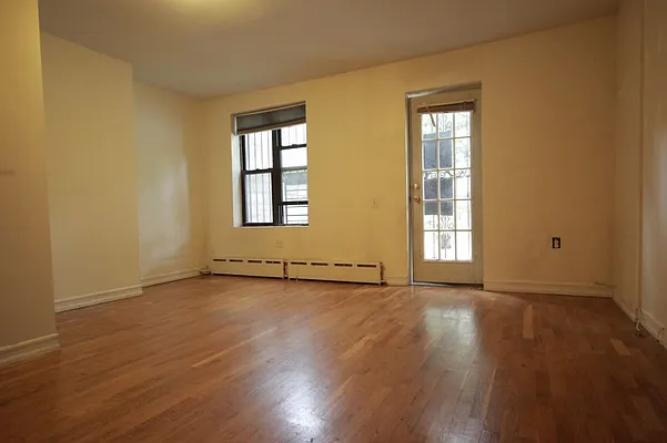 Rented by MNS | media 18