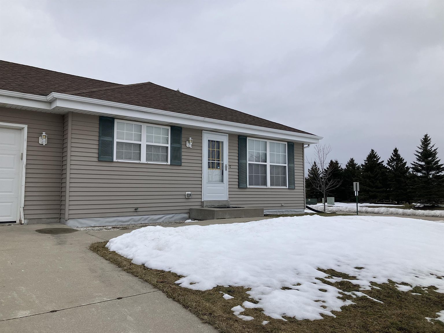 1442 Oriole Dr, Hartford, WI 53027 Zillow