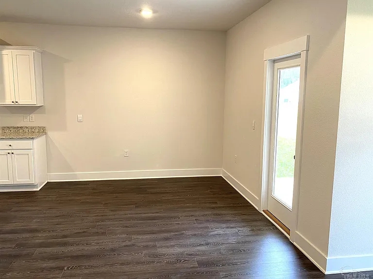 4066 Blaney Ln — Photo 4