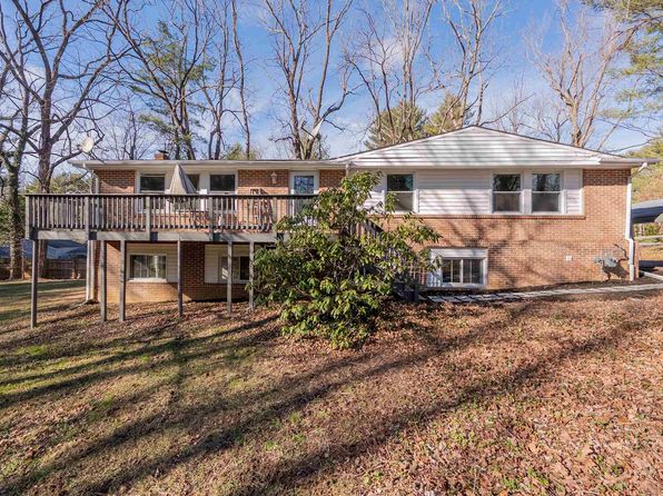 413 Patrick Henry Dr, Blacksburg, VA 24060