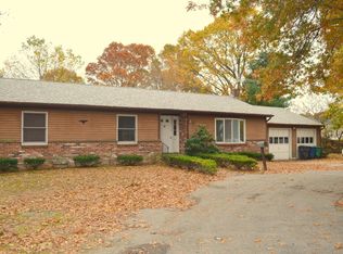 540 Sandy Ln, Warwick, RI 02889