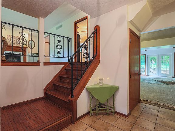 4th image of 4506 Briarwood Dr