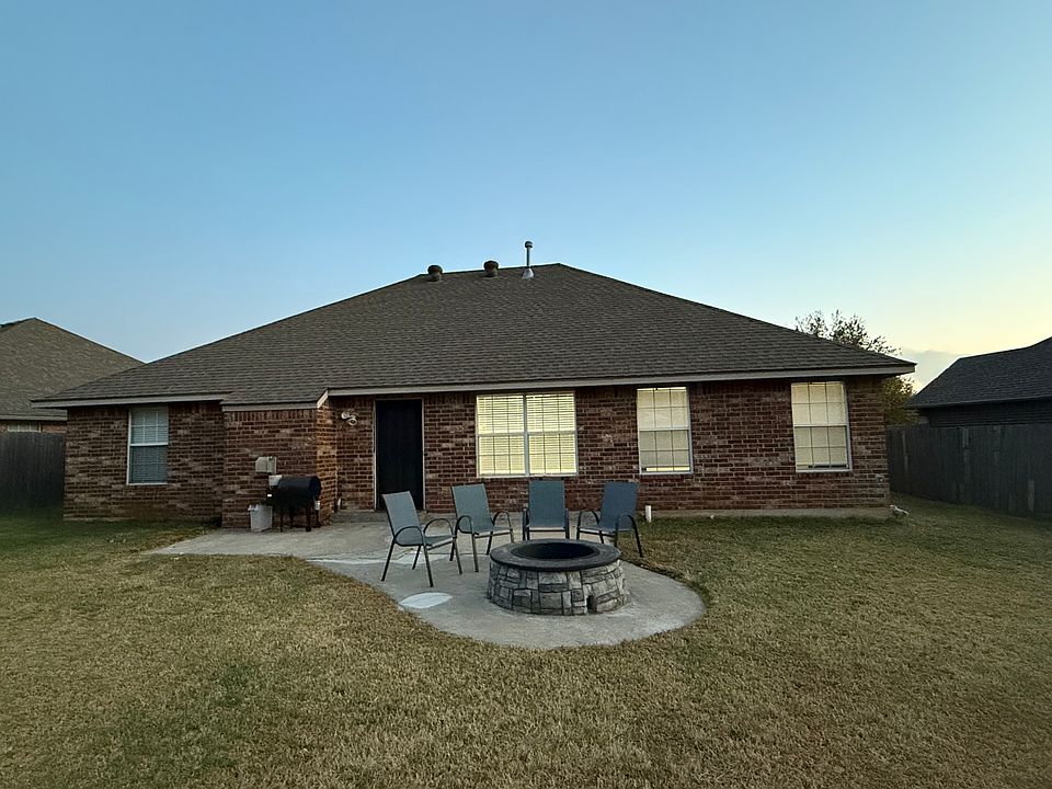 1st image of 337 E Plantation Ter