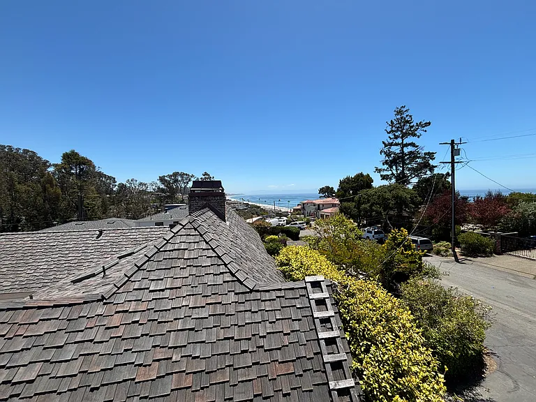 653 Bayview Dr — Photo 8