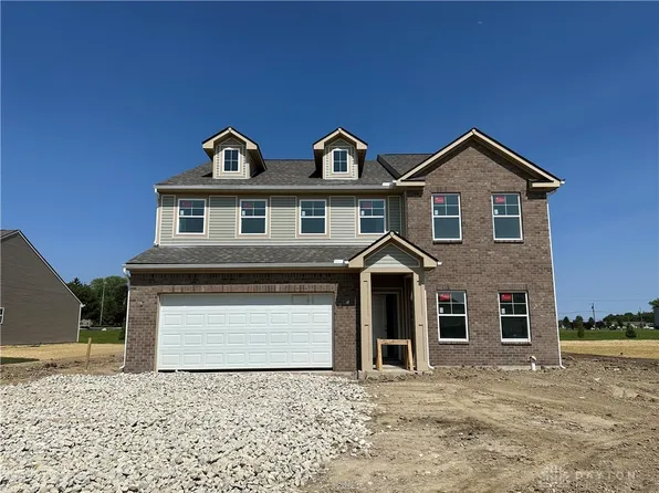 140 Autumn Maple Ln, Brookville, OH 45309