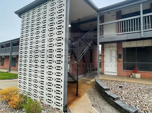 6023 Barton Dr, Shawnee, KS 66203 1 bed 1 bath// Rent: $895 Deposit: $875// 60 West Apartments, 6023 Barton Dr, Shawnee, KS 66203