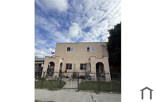523 W 50th St Photo 1