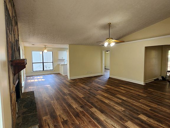 5th image of 1422 Olde Mill Trce