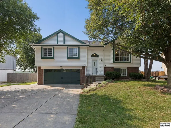 1609 Savannah Dr, Papillion, NE 68133