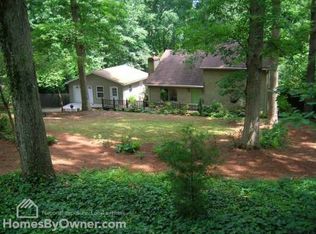28 Riverview Dr, Greenville, SC 29611