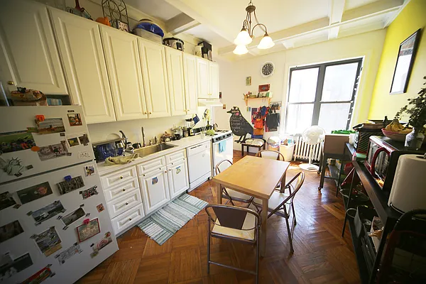 Rented by Metropolitan Realty | media 28