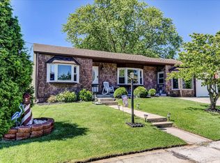 17 Tallen Dr, Hazlet, NJ 07730