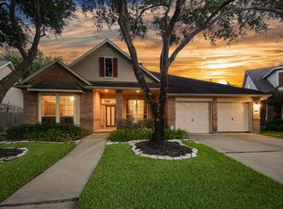 923 Spring Mist Ct, Sugar Land, TX 77479
