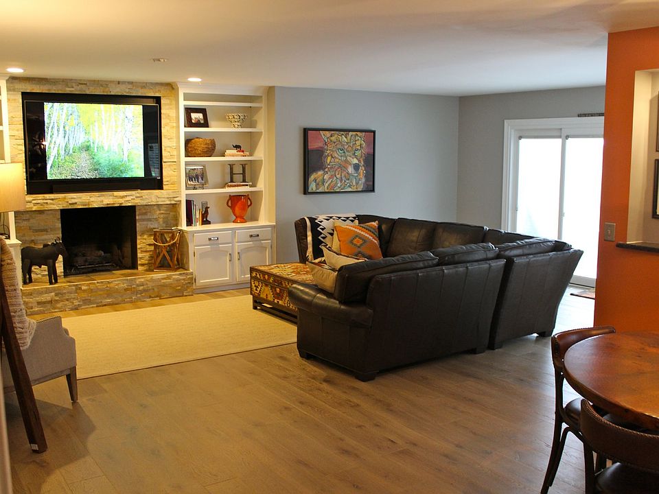 Open Concept Kitchen into Family Room