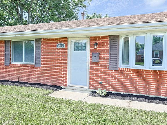 3rd image of 4505 College View Dr