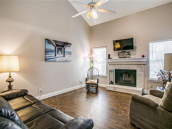 4th image of 824 Creekside Dr