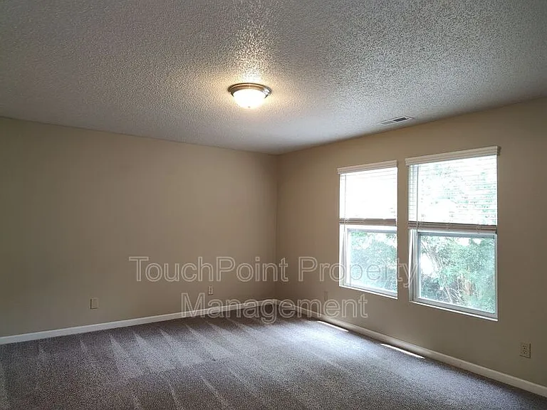 2038 Dunsmore Ln — Photo 15