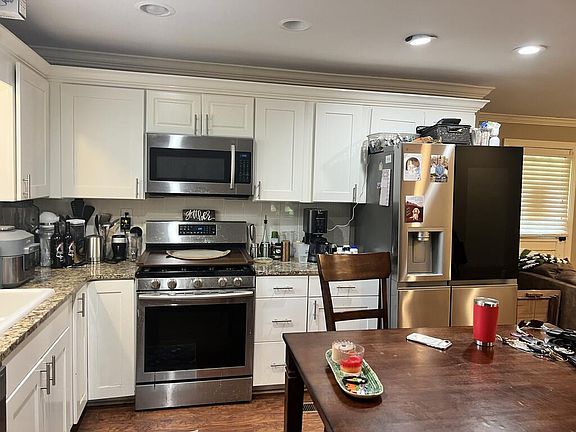 4th image of 106 King St