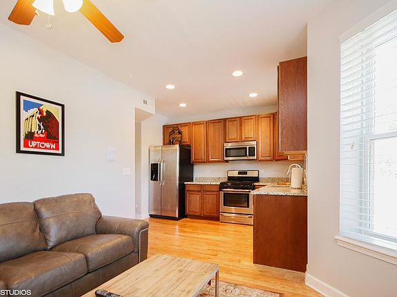 3rd image of 3049 W Fullerton Ave APT 2