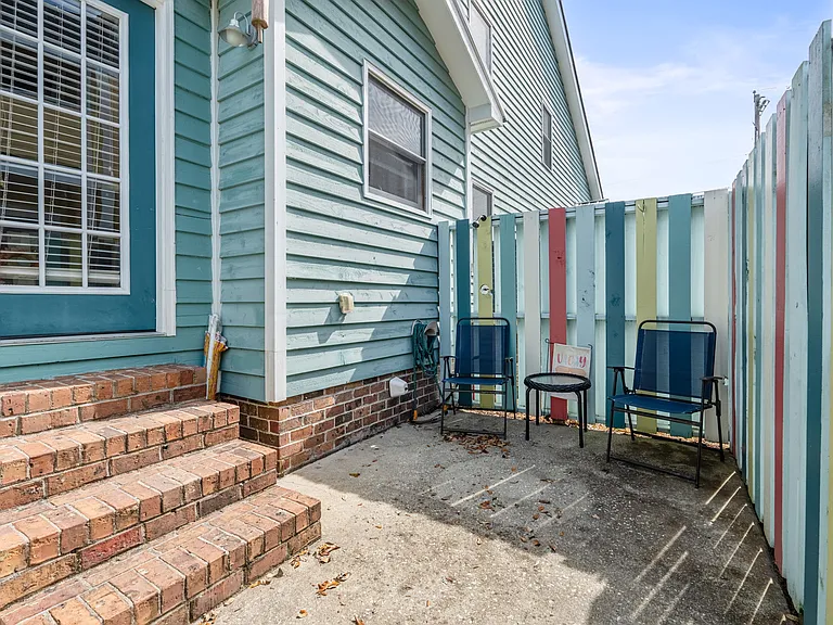 13 N Pinewood Dr #D — Photo 14