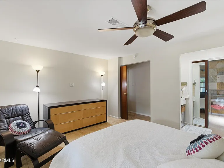 4613 E Vernon Ave — Photo 13