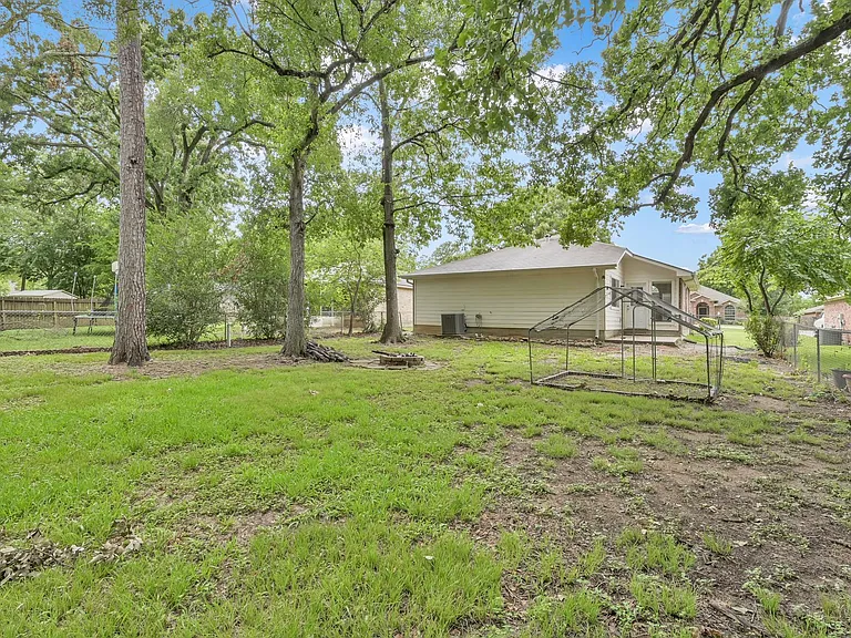 506 Paradise Ln — Photo 24