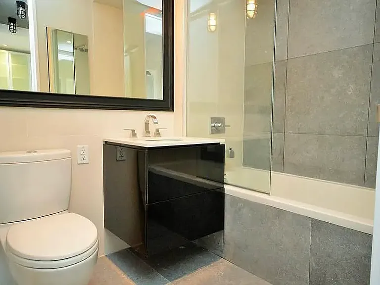 185 Leonard St #3E — Photo 7