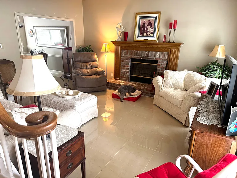 15 Tara Mount Dr — Photo 4