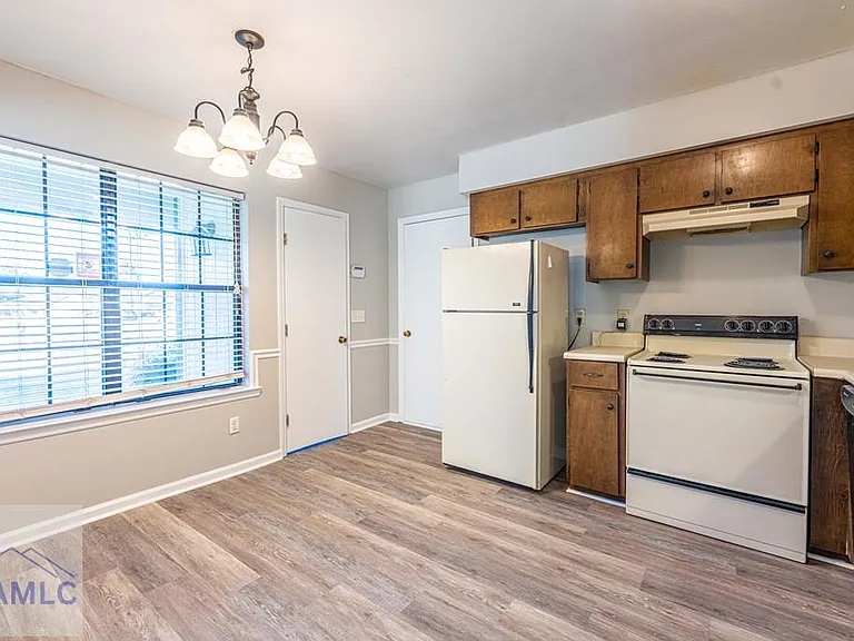 724 Timber Ridge Trl — Photo 5