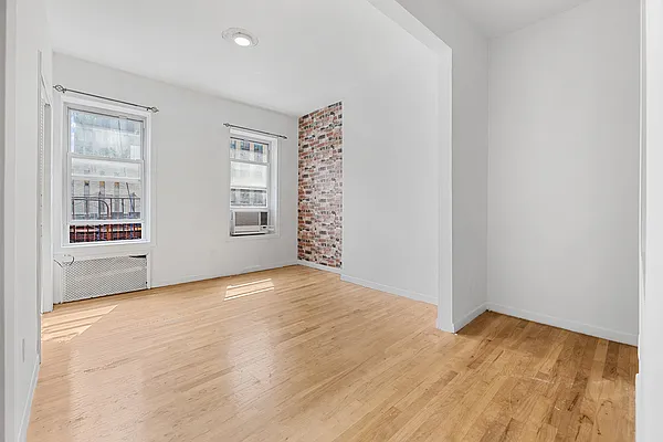 Rented by REAL New York | media 3
